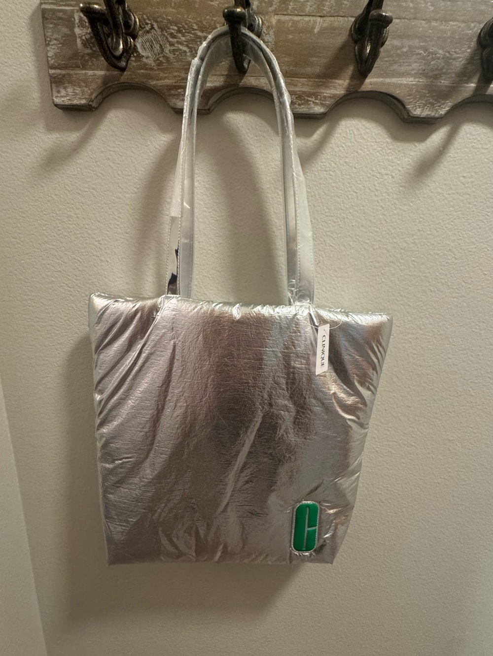 Metallic Limited Edition Clinique NWT Silver Puffer Tote Bag Green Logo